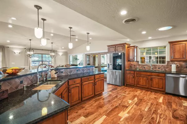 63 Desert Lakes RD, Alamogordo, NM 88310