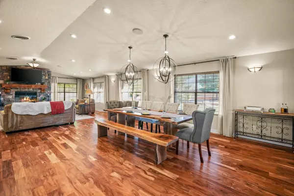 63 Desert Lakes RD, Alamogordo, NM 88310