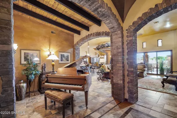 1294 Morisat PL, Las Cruces, NM 88007