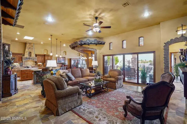 1294 Morisat PL, Las Cruces, NM 88007