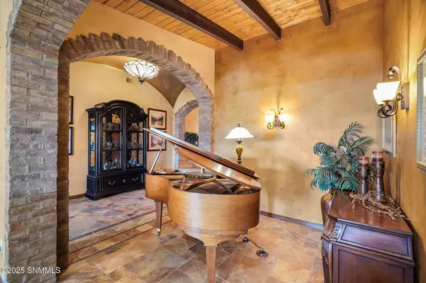 1294 Morisat PL, Las Cruces, NM 88007