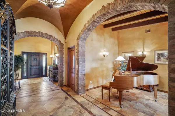 1294 Morisat PL, Las Cruces, NM 88007