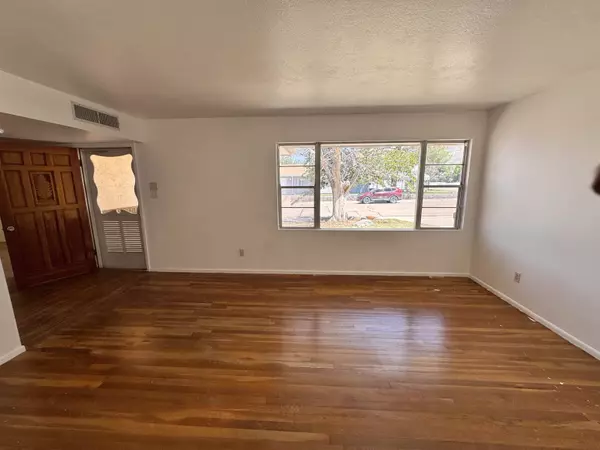 2316 Apache LN, Alamogordo, NM 88310