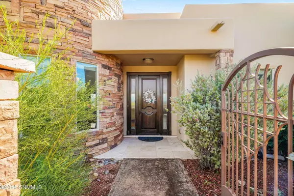 1320 Estancia Real PL, Las Cruces, NM 88007