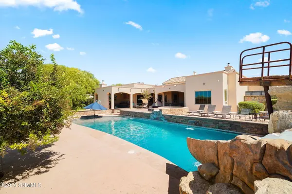 6081 Calle Pico Gemelo, Las Cruces, NM 88012