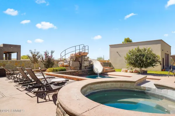 6081 Calle Pico Gemelo, Las Cruces, NM 88012