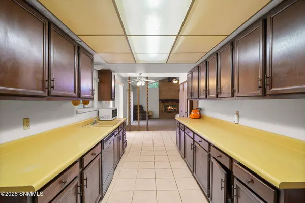 3012 Karen DR, Las Cruces, NM 88001