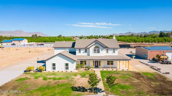 200 Sunshine Valley CT, Las Cruces, NM 88007