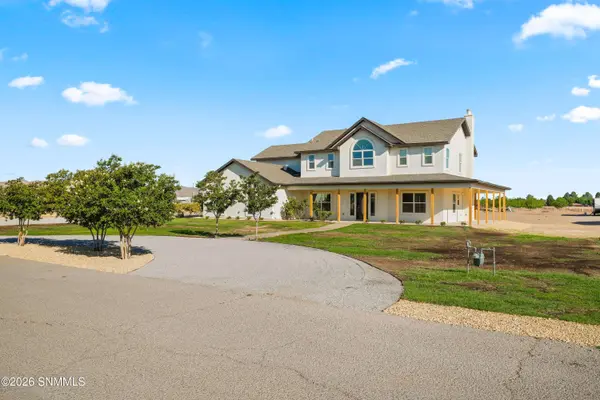 200 Sunshine Valley CT, Las Cruces, NM 88007