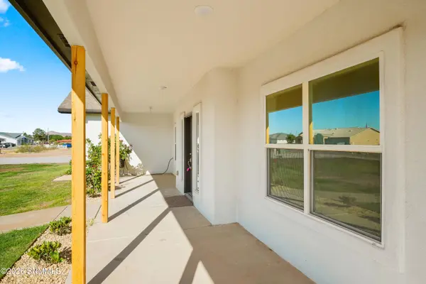 200 Sunshine Valley CT, Las Cruces, NM 88007