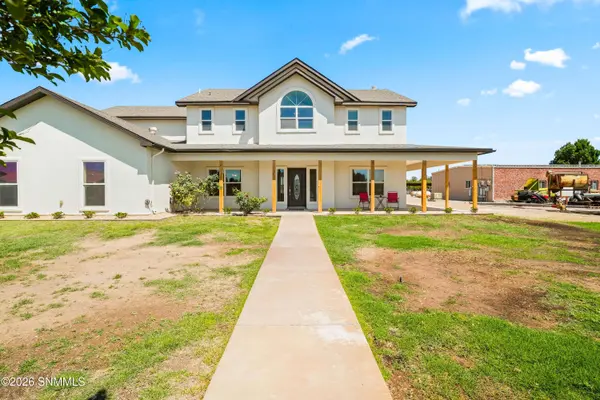 200 Sunshine Valley CT, Las Cruces, NM 88007