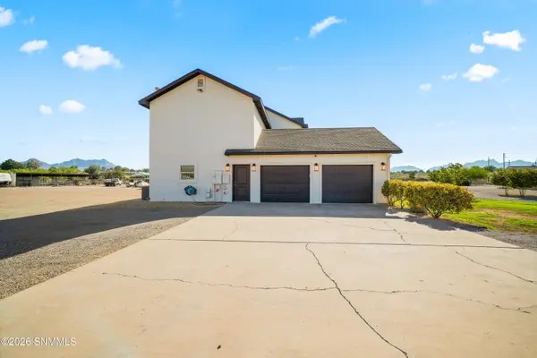200 Sunshine Valley CT, Las Cruces, NM 88007