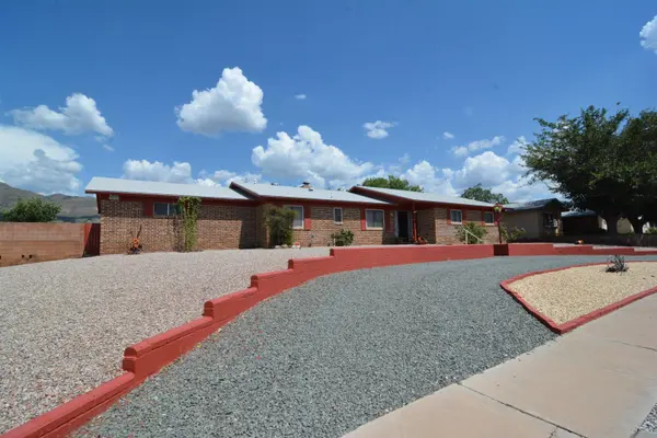 1526 Scenic DR
