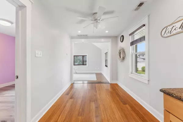 122 Carver Ave, Egg Harbor Township, NJ 08234