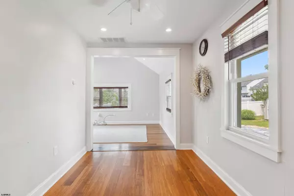 122 Carver Ave, Egg Harbor Township, NJ 08234