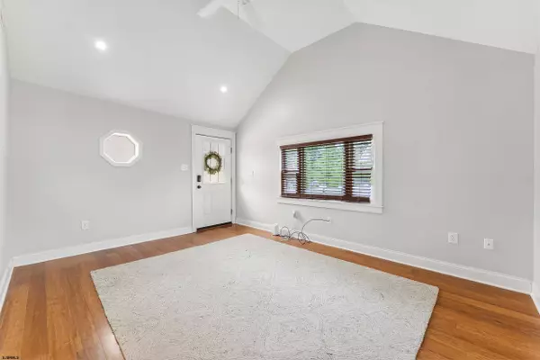 122 Carver Ave, Egg Harbor Township, NJ 08234