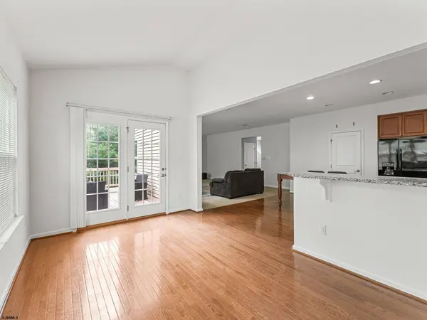402 Starfish Ln, Egg Harbor Township, NJ 08234