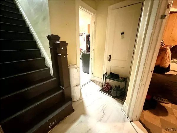 1703 Whitesboro ST, Utica, NY 13502