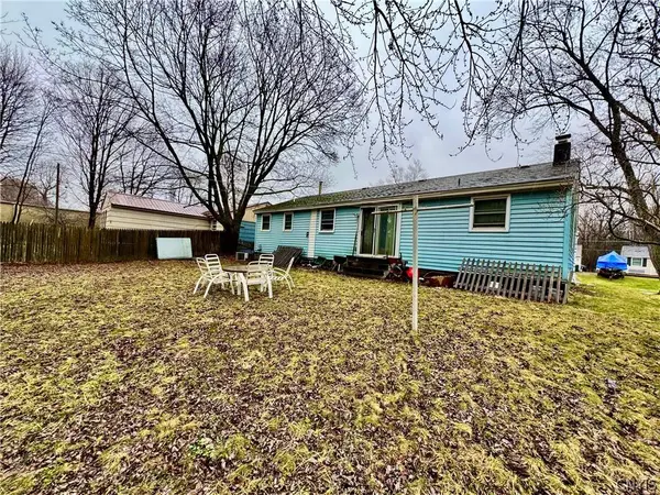 127 Oakley DR, Syracuse, NY 13212