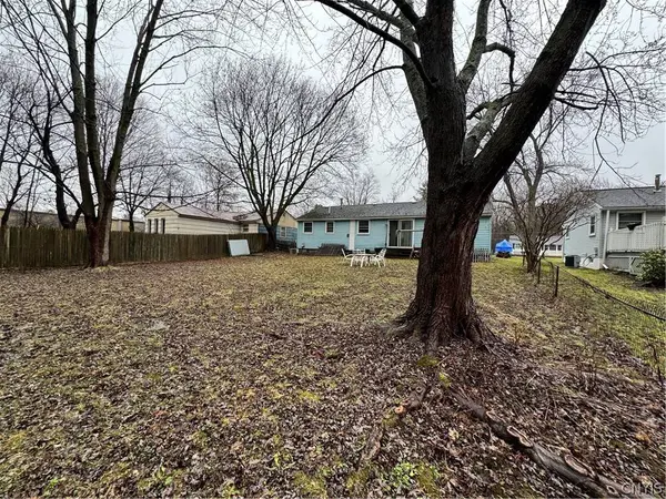 127 Oakley DR, Syracuse, NY 13212