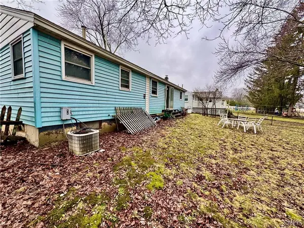 127 Oakley DR, Syracuse, NY 13212