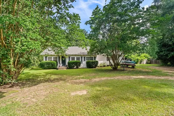 109 Corinth Rd, Petal, MS 39465