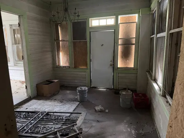 712 N 1st Ave, Laurel, MS 39440