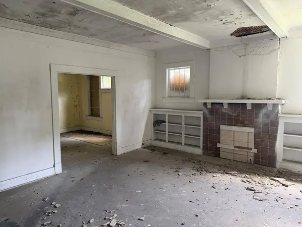 712 N 1st Ave, Laurel, MS 39440