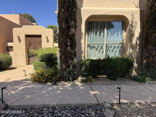 1413 Fairway Village Dr, Las Cruces, NM 88007