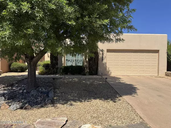 1413 Fairway Village Dr, Las Cruces, NM 88007