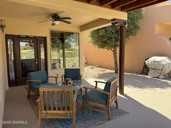1413 Fairway Village Dr, Las Cruces, NM 88007