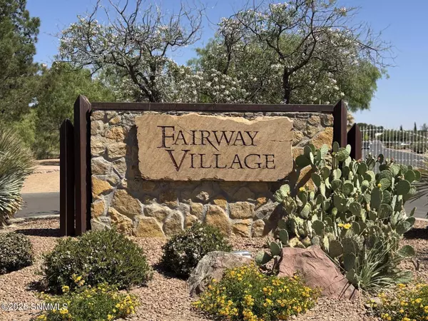 1413 Fairway Village Dr, Las Cruces, NM 88007