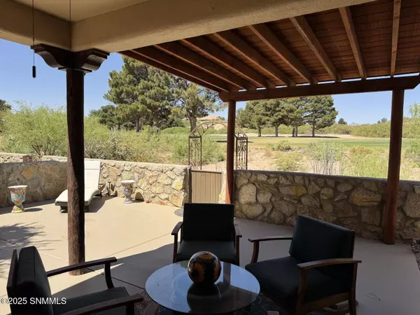 1413 Fairway Village Dr, Las Cruces, NM 88007