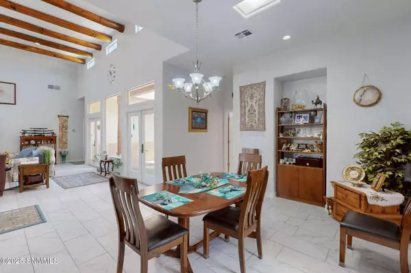 2807 Diamond Springs Dr DR, Las Cruces, NM 88011