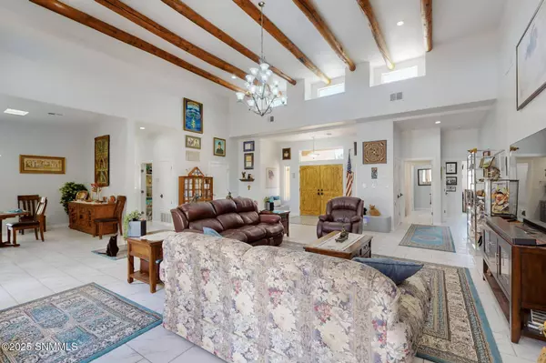 2807 Diamond Springs Dr DR, Las Cruces, NM 88011