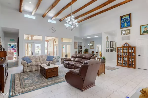 2807 Diamond Springs Dr DR, Las Cruces, NM 88011