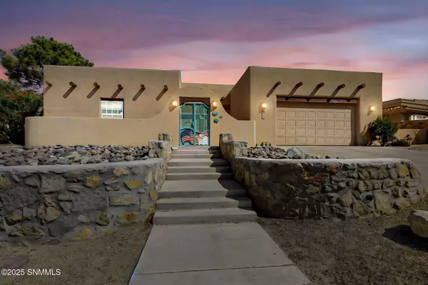 2807 Diamond Springs Dr DR, Las Cruces, NM 88011