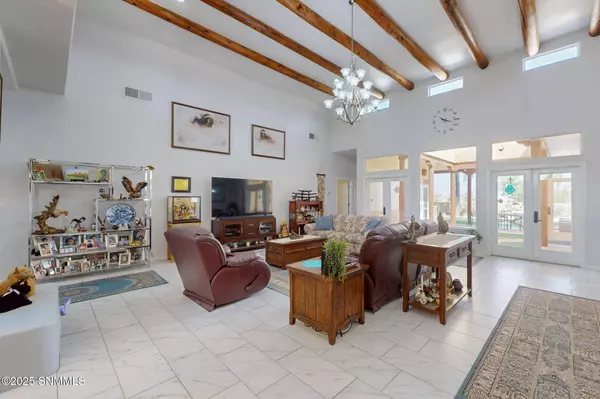 2807 Diamond Springs Dr DR, Las Cruces, NM 88011