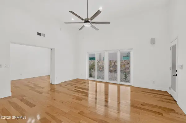 2073 San Patricio LOOP, Las Cruces, NM 88011