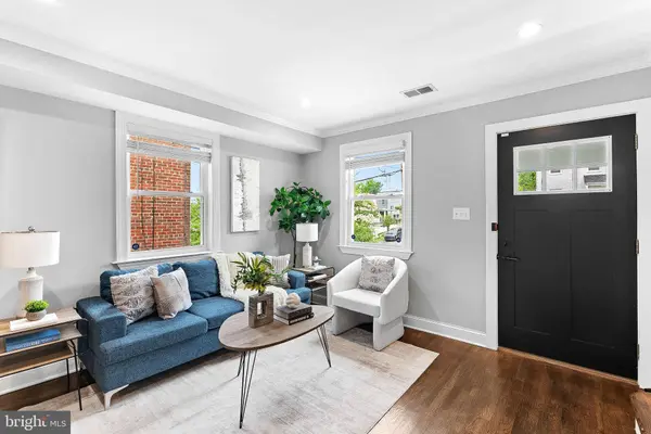 4347 F ST SE, Washington, DC 20019