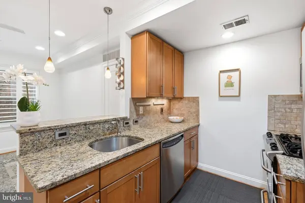 739 NEWTON PL NW #202, Washington, DC 20010