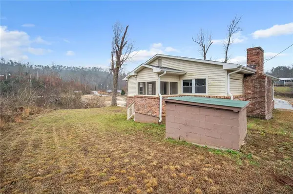 402 Laurel and Hardy Lake RD, Marietta, SC 29661