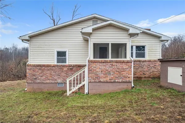 402 Laurel and Hardy Lake RD, Marietta, SC 29661