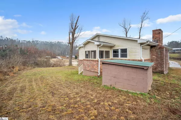 402 Laurel and Hardy Lake Road, Marietta, SC 29661