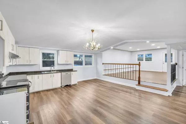 402 Laurel and Hardy Lake Road, Marietta, SC 29661