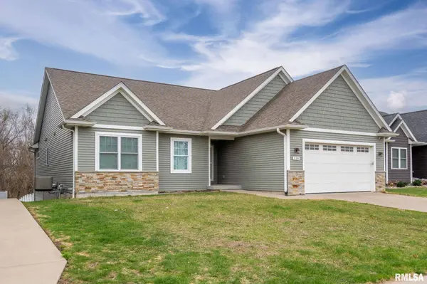 119 PRAIRIE MEADOW DR, Blue Grass, IA 52726