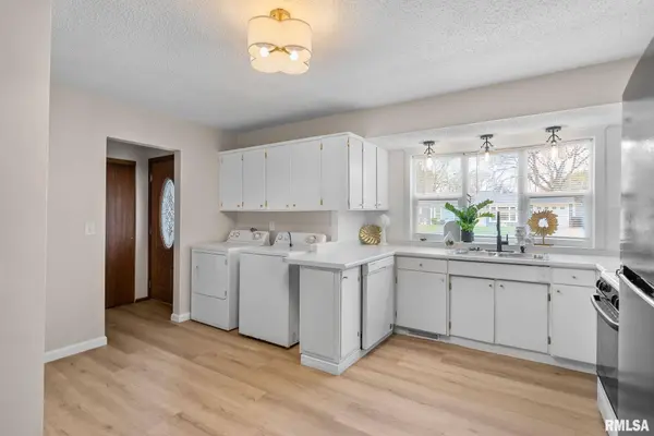 2707 WASHINGTON ST, Davenport, IA 52804