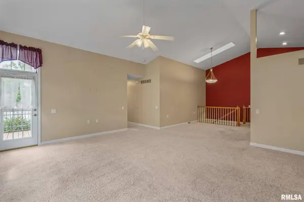 1105 18TH AVE, Silvis, IL 61282