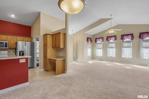 1105 18TH AVE, Silvis, IL 61282