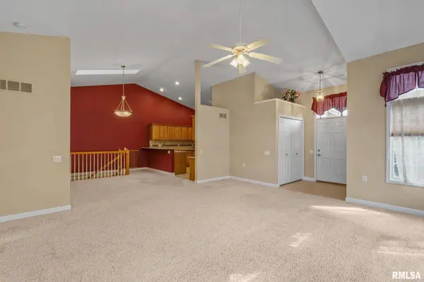 1105 18TH AVE, Silvis, IL 61282